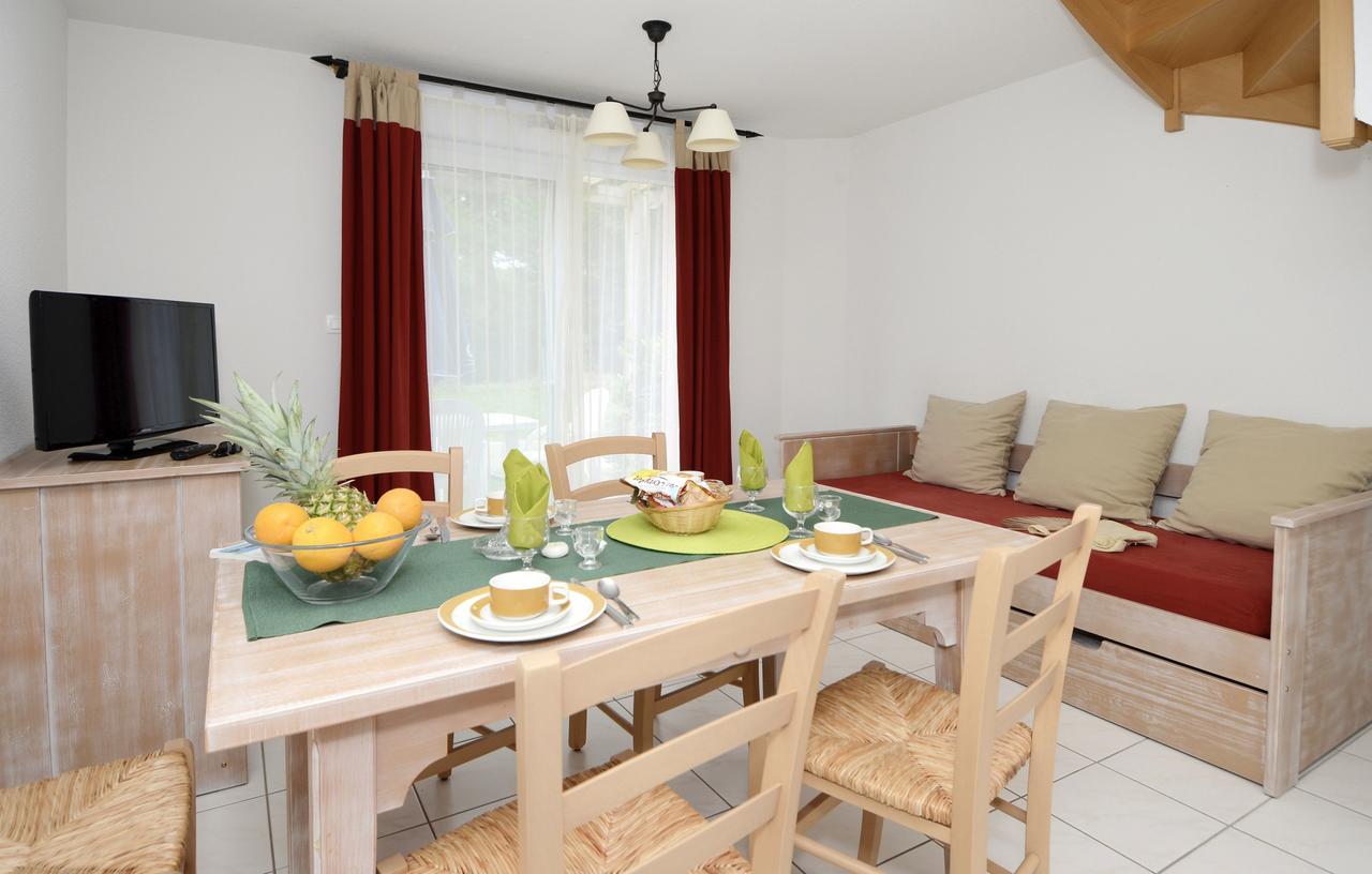Residence Odalys Le Hameau Du Lac Риньяк Экстерьер фото